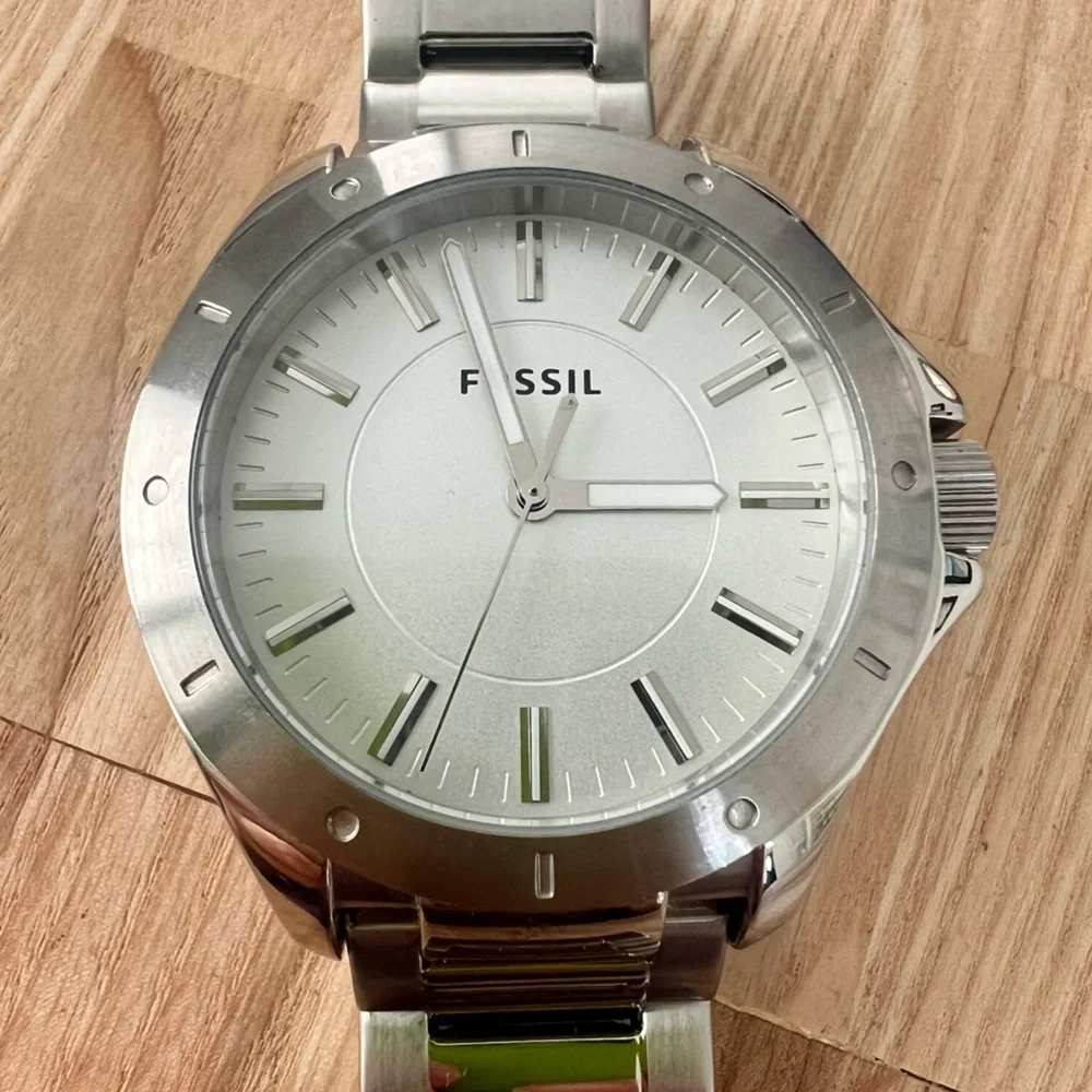 Fossil mens stainless steel watch NEW BATTERY